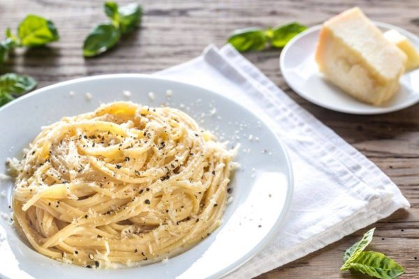 primo piatto pasta tonnarelli cacio e pepe