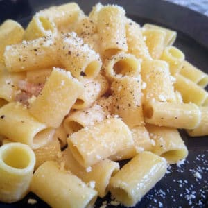 primo piatto pasta rigatoni alla gricia